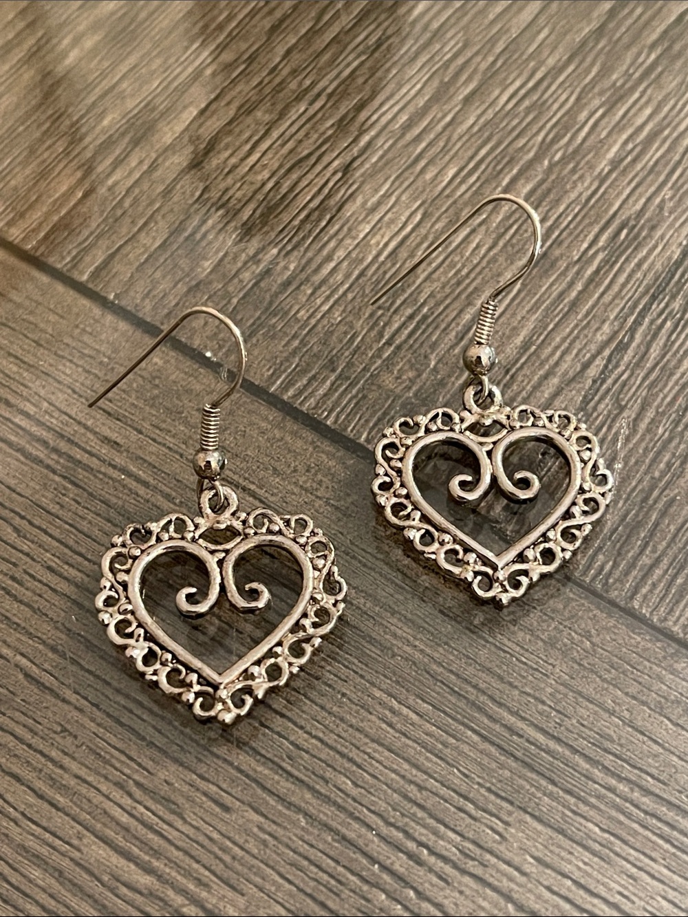 Vintage Silver-tone Lacy Filigree Heart Dangle Earrings